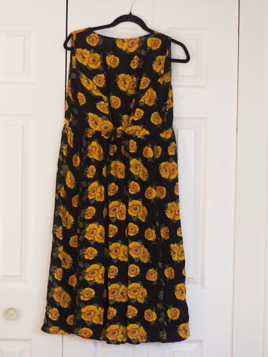 Vintage 90’s Sleeveless Sunflower Midi Dress - Picture 2 of 6